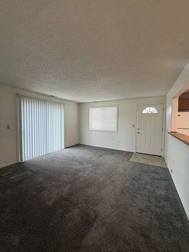 Building Photo - 3039-3041 Kane Street