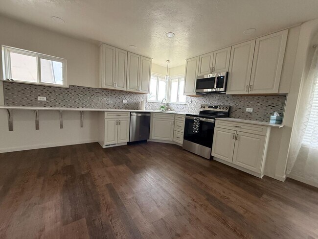 Building Photo - 9375 CO-66