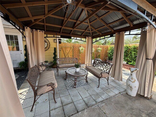 Building Photo - 14110 Ella Lee Ln