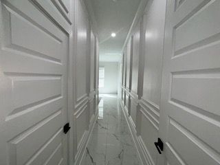 Building Photo - 960 Nours Cir SE