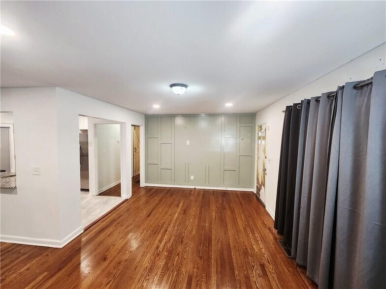 Building Photo - 3158 Cloverhurst Dr