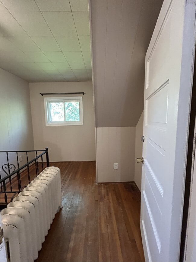 Building Photo - 1231 Raymond Ave