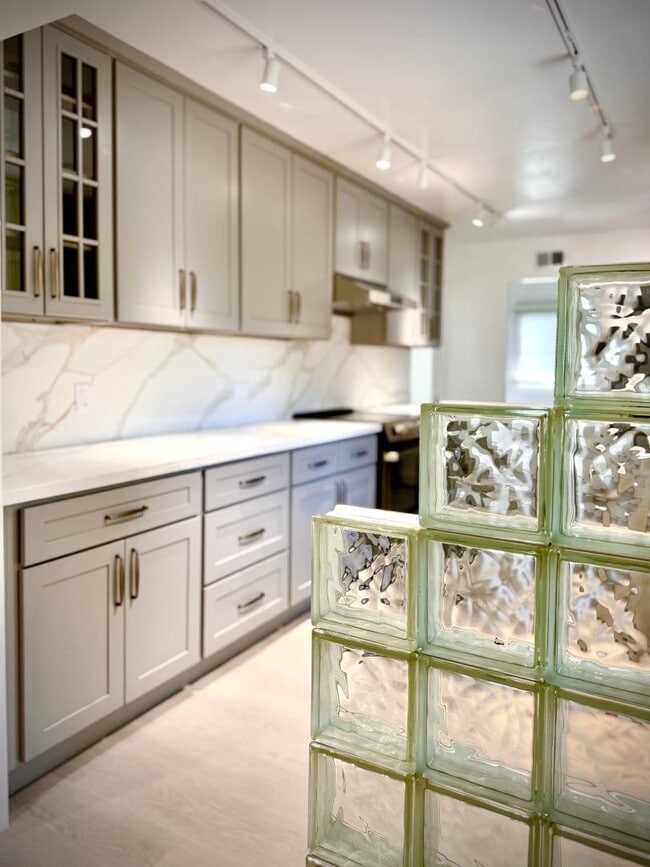 Building Photo - 673 Georgia Ave