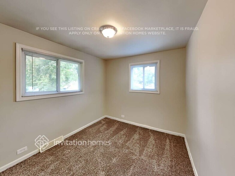 Building Photo - 513 N Addison Rd