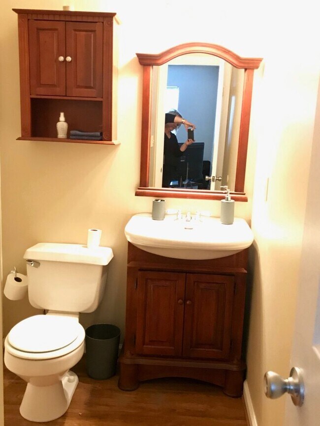 Building Photo - Ghent