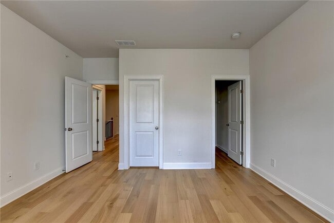 Building Photo - 341 Bailey Walk