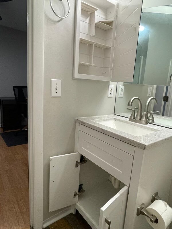 Bathroom - 1221 University Ct