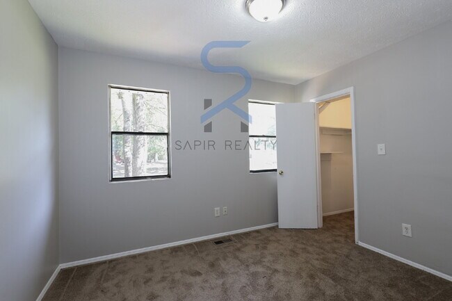 Building Photo - Move in before October 15th and get a $250...