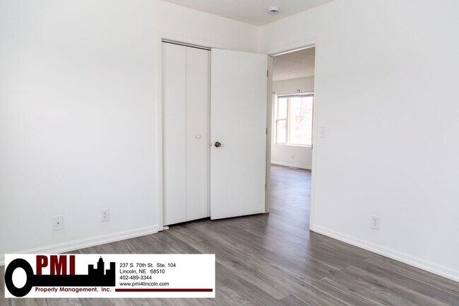 Building Photo - 2929 N 49th St