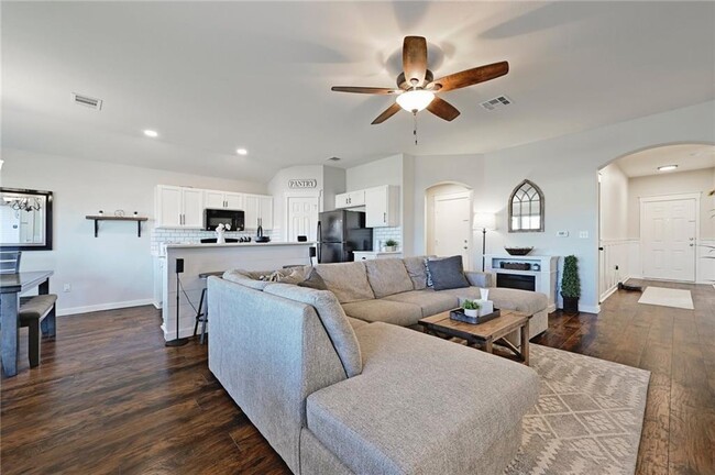 Building Photo - 436 Musgrav