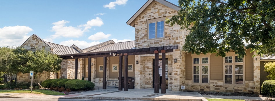 Clubhouse - 713 Brown Thrasher