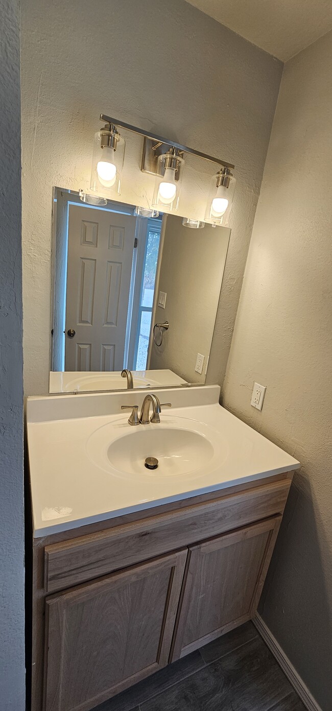 Building Photo - 1508 Opossum Cir