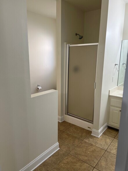 Master Bath - 38035 Post Office Rd