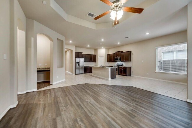 Building Photo - 932 Lake Cypress Ln