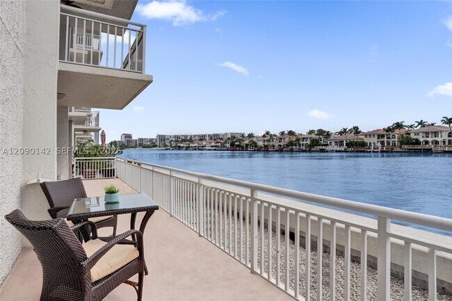 Building Photo - 1600 S Ocean Dr
