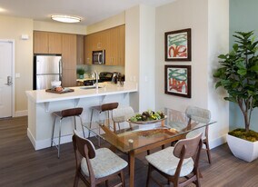 Building Photo - Avalon Vista