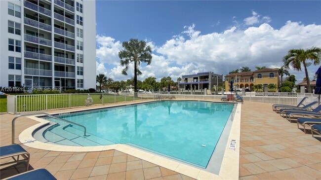Building Photo - 1391 S Ocean Blvd