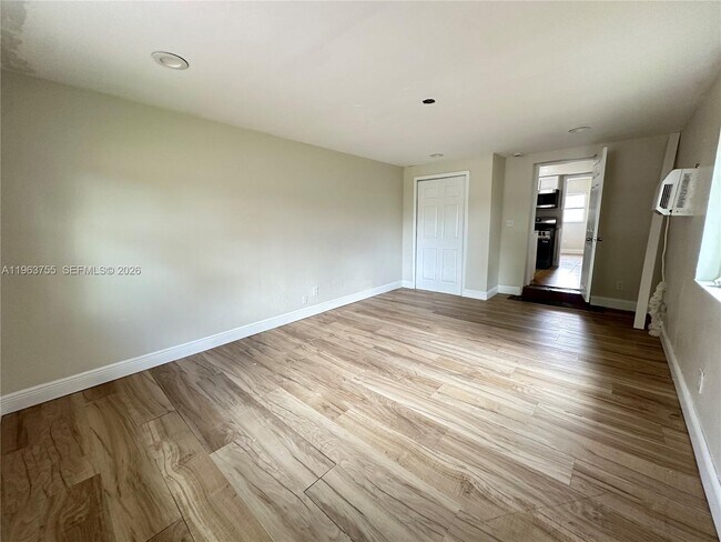 Building Photo - 180 Penn Way