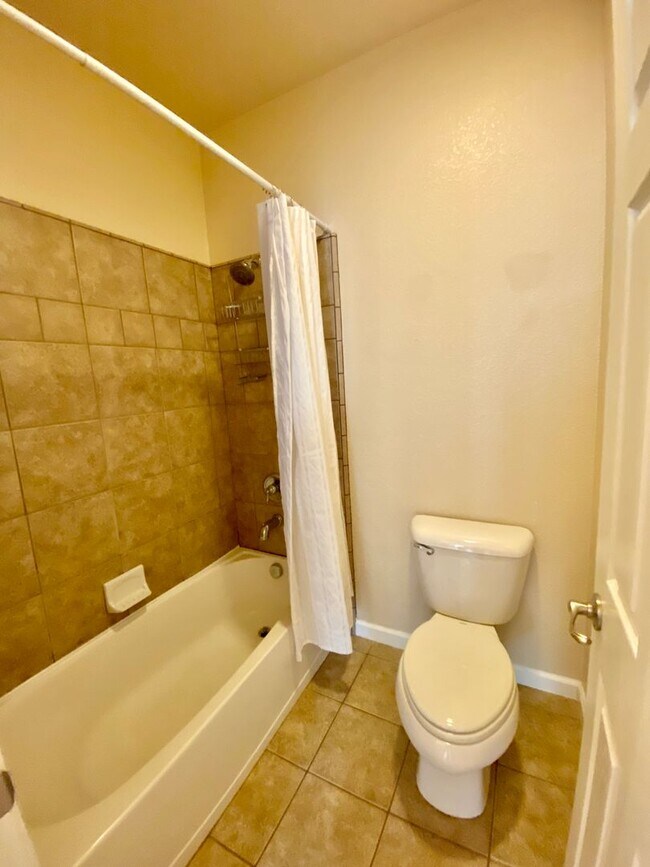 Building Photo - 329 Messina Terrace