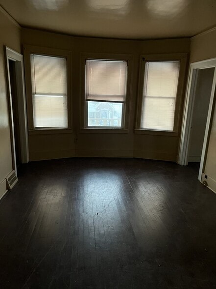 Building Photo - 15114 Holmur St