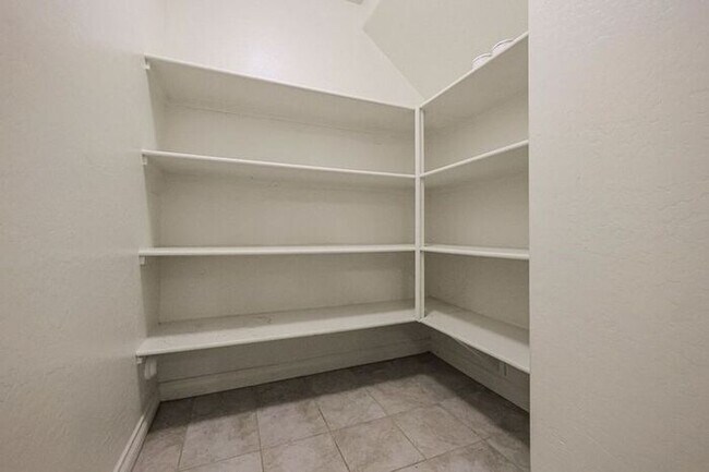 Building Photo - COMING SOON! Great Location!Stunning 6-bedroom Plus 7, 4.5-bathroom home located in Chandler