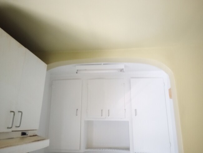 Building Photo - 3021 Echodale Ave