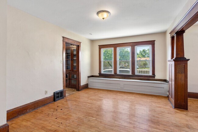 Building Photo - 209 Appleton St