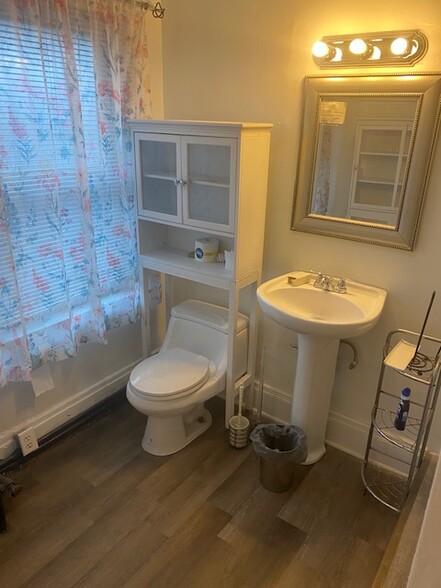 bathroom - 6740 Montgomery Rd