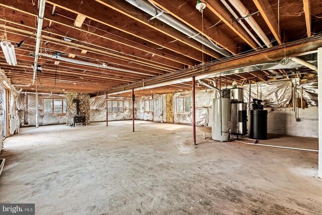 Building Photo - 7621 River Rd