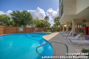 Building Photo - 7039 San Pedro Ave