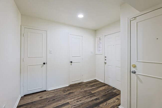 Building Photo - 8308 Albany Ave