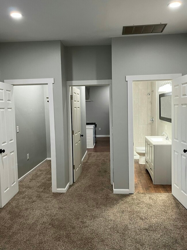 Building Photo - 1518 Howard St