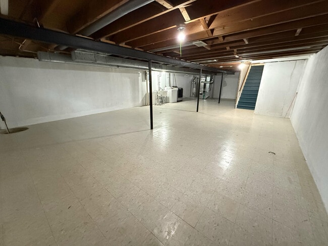 Building Photo - 12757 De Cook Dr