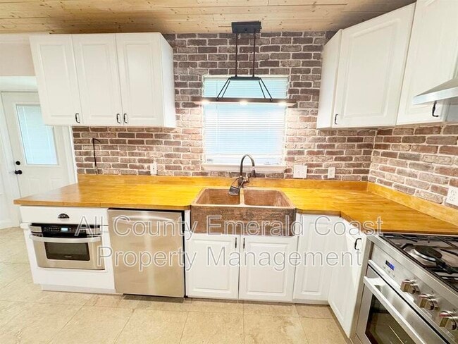 Building Photo - 4104 Indian Bayou N