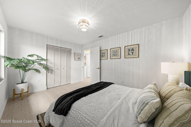 Building Photo - 325 Eva St NE