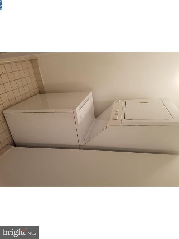 Building Photo - 104 S 13th St