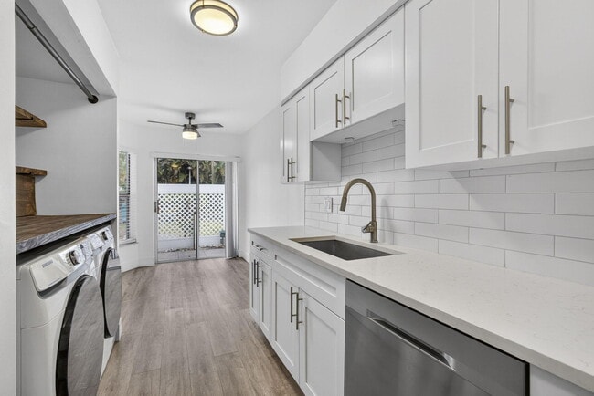 Building Photo - 9746 Nickels Blvd