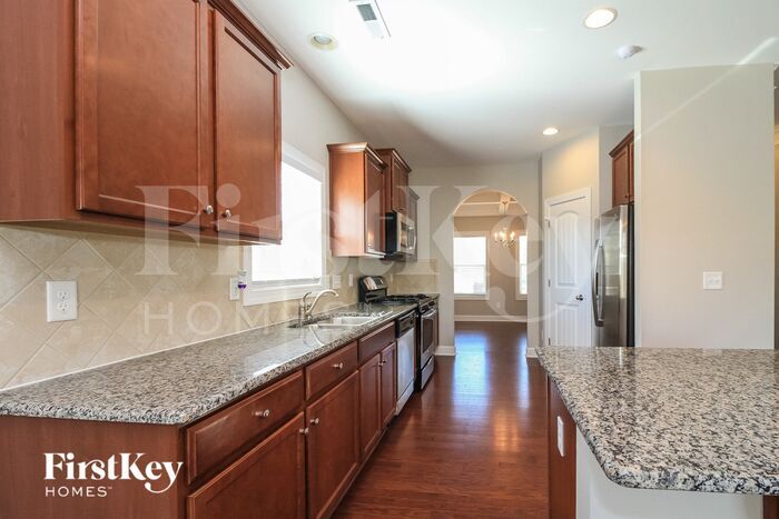 Building Photo - 707 Traveller Dr