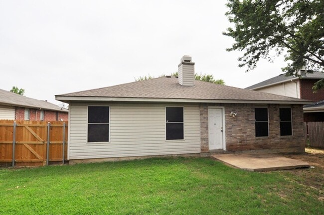 Building Photo - 2971 Celian Dr