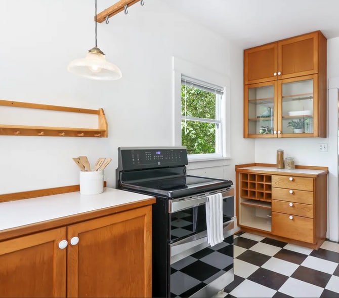 Building Photo - 1974 SE 24th Ave