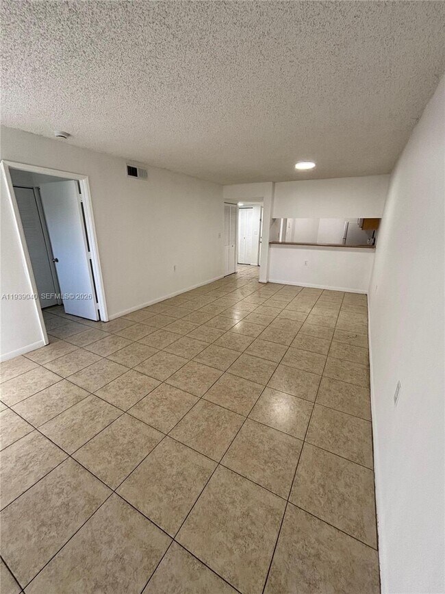 Building Photo - 947 Lake Terry Dr