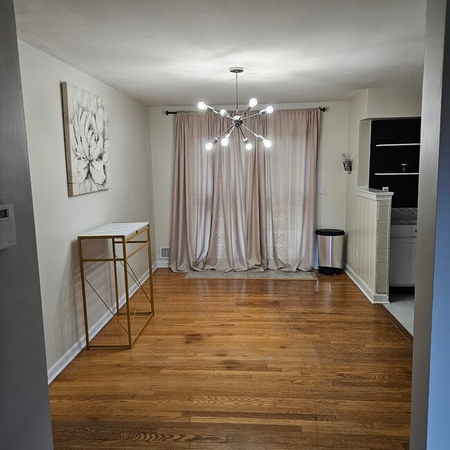 Building Photo - 4403 Estate Dr