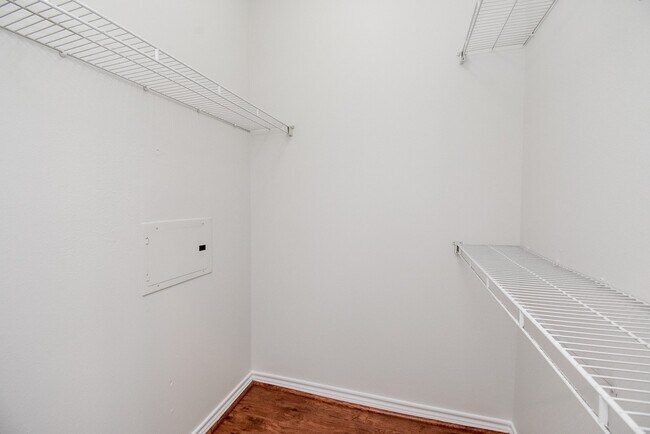 Building Photo - 2400 McCue Rd