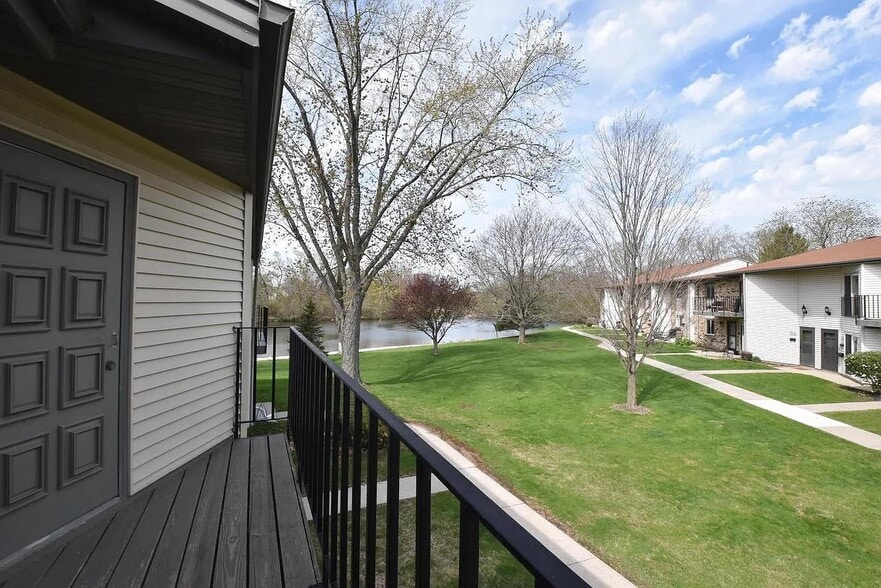 Building Photo - N114W17033 Armada Dr