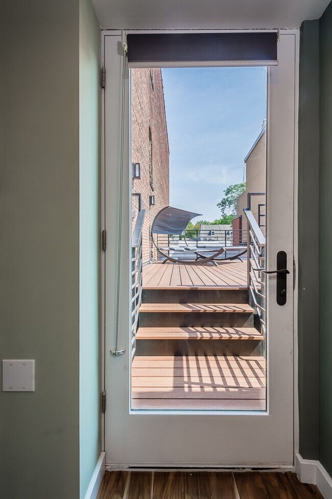 Building Photo - 331 South St