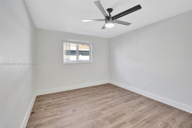 Building Photo - 1911 NW 40th Ct