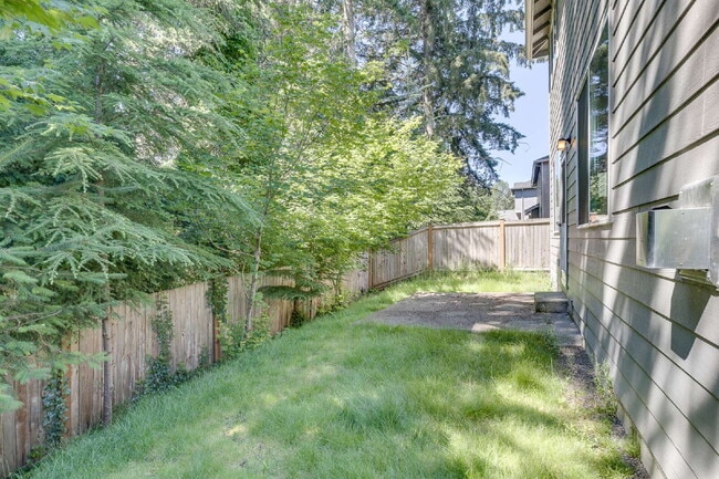 Building Photo - Luxury Home in Kenmore / Bothell!