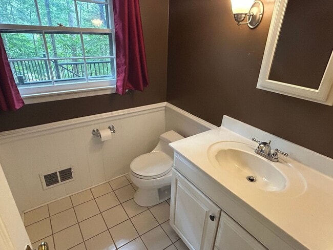 Building Photo - 5 Bed | 3.5 Bath House in Raleigh