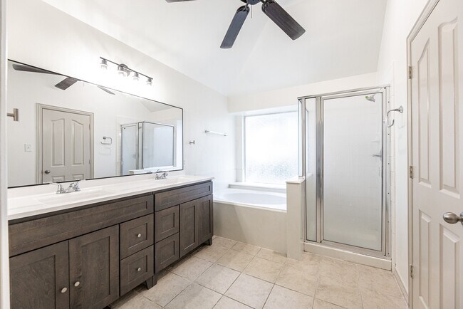 Building Photo - 32506 Rosella Ln