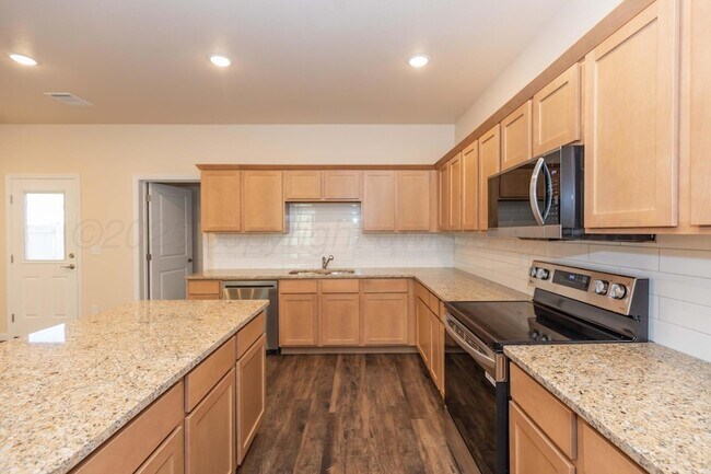Building Photo - 7600 Beck Dr